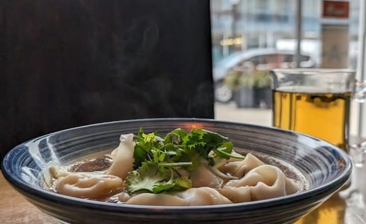Chicken Wonton Soup 红油云吞